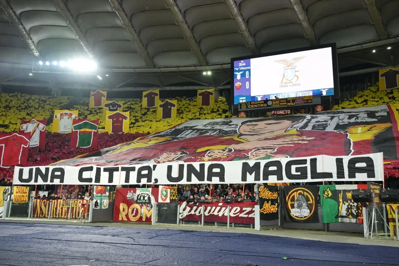 Roma'da Derbi Gerginliği: Lazio-Roma Maçı Öncesinde Çıkan Olaylarda Onlarca Polis Yaralandı