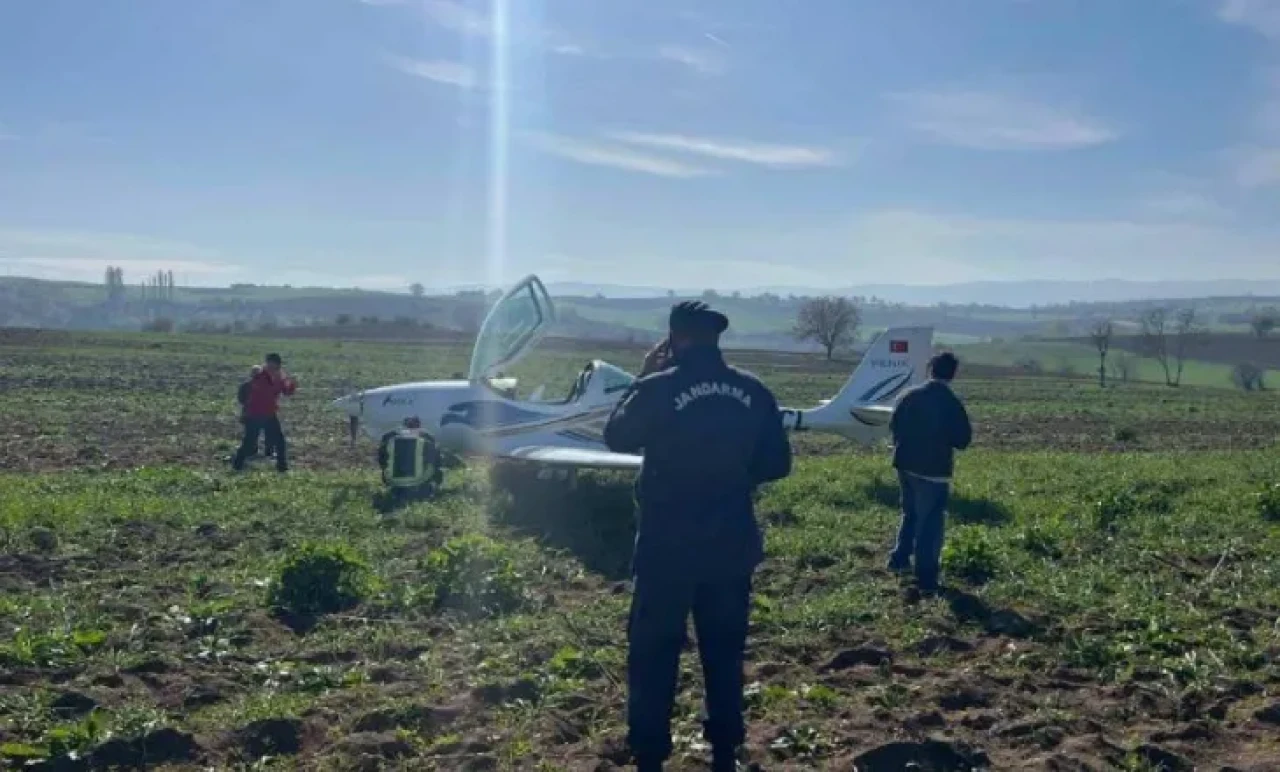 Bursa’da Havada Panik: Eğitim Uçağı Son Anda Tarlaya İndi!