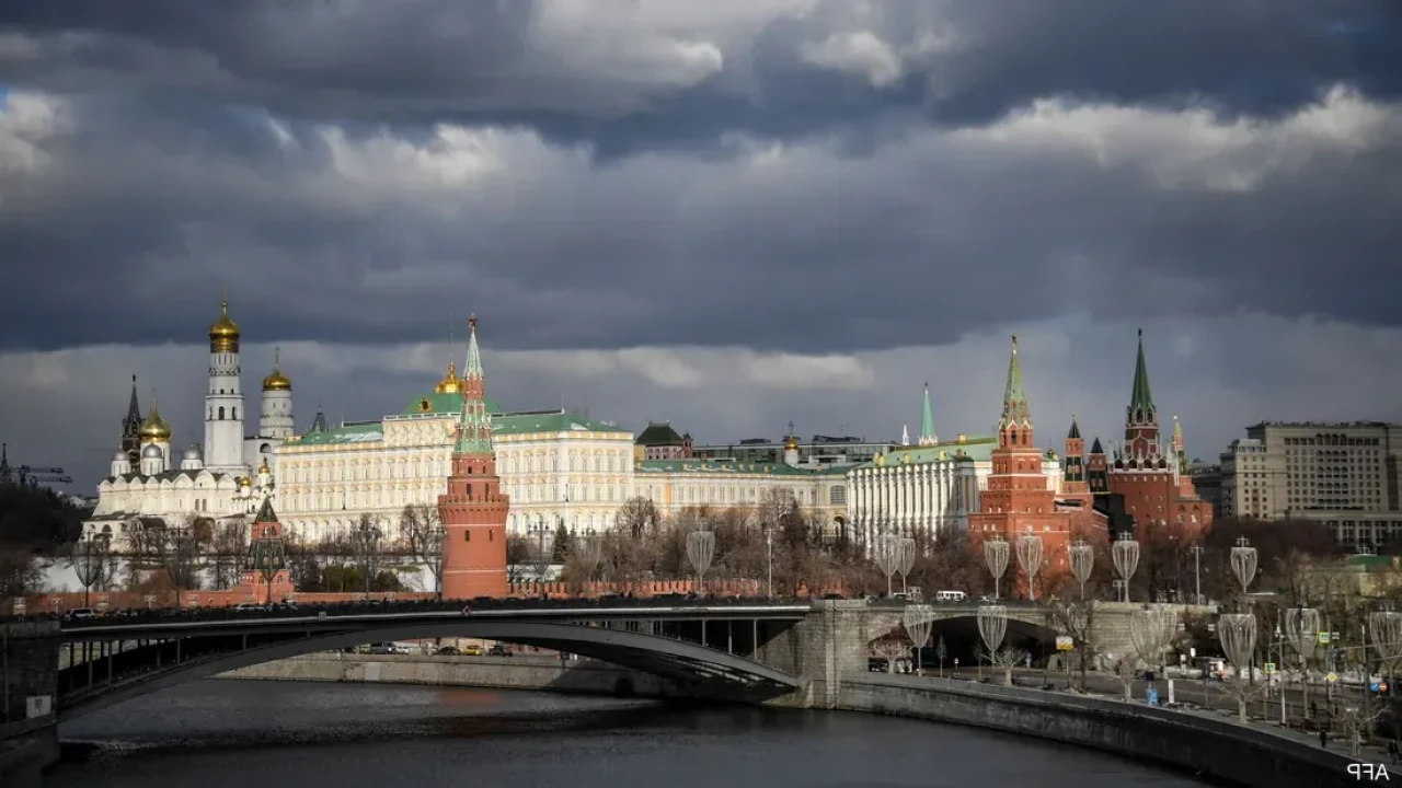 Kremlin’den Sert Tepki: Zafer Günü Öncesi Ukrayna’nın SİHA Saldırıları “Terör Eylemi” Olarak Nitelendirildi