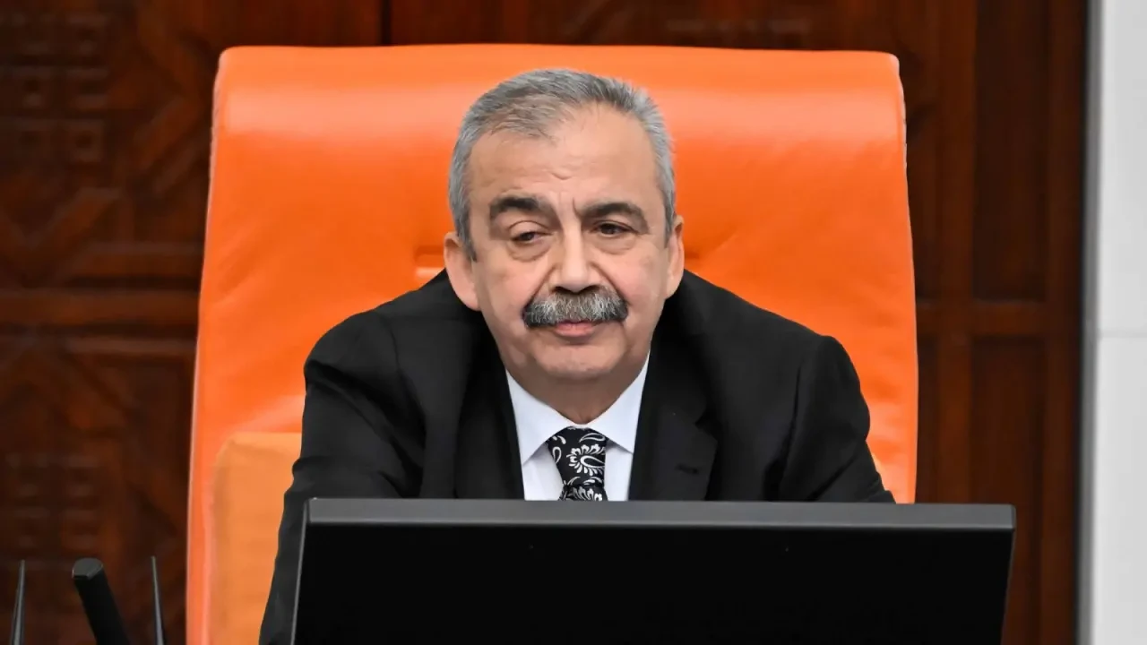 Sırrı Süreyya Önder’e Suikast Girişimi İddiası!