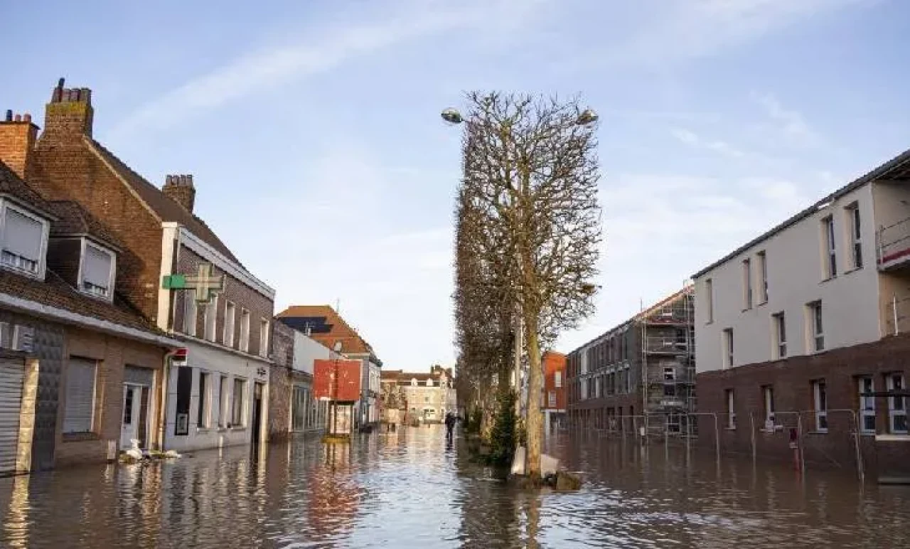 Evler, İşyerleri Sular Altında! Fransa’da Sel Felaketi Tüm Hızıyla Sürüyor