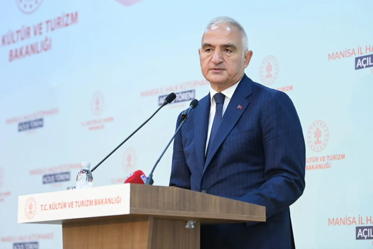 Manisa Türkiye'nin En Büyük Kütüphanelerinden Birine Kavuştu