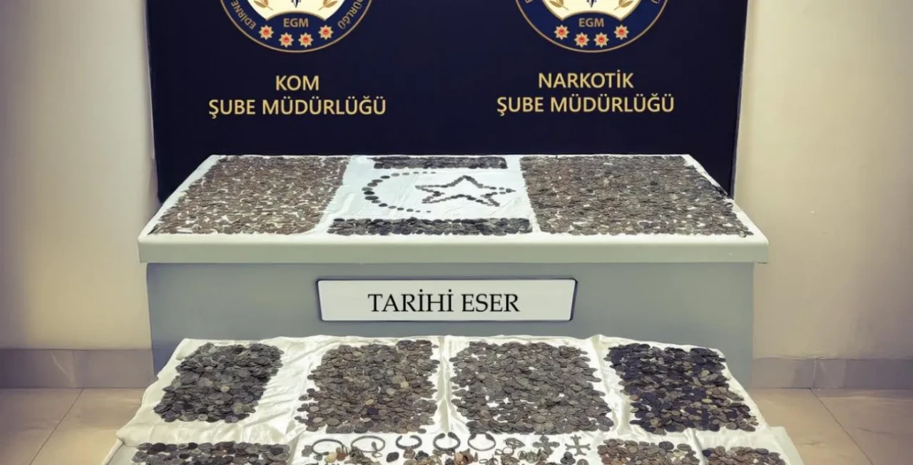 Kapıkule'de tarihi eser operasyonu: Tırdan 12 bin 770 sikke ve obje çıktı