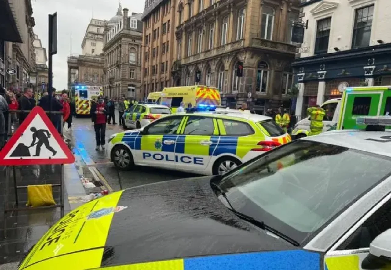 Liverpool’un Şampiyonluk Kutlamasında Facia: Araç Kalabalığa Daldı, Çok Sayıda Yaralı Var