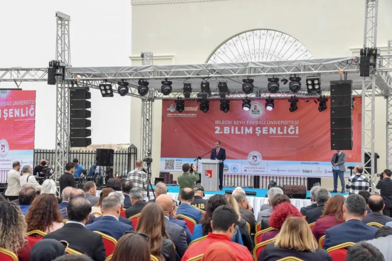 Yerli Arp Sahneye Çıkıyor! Zeynep Öykü’den Bilecik’te Unutulmaz Açılış