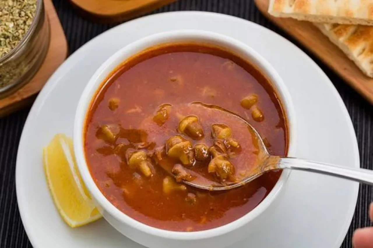 Ekşili Bamya Yemeği Tarifi: Bir Kaşıkta Anadolu'nun Tüm Lezzeti!