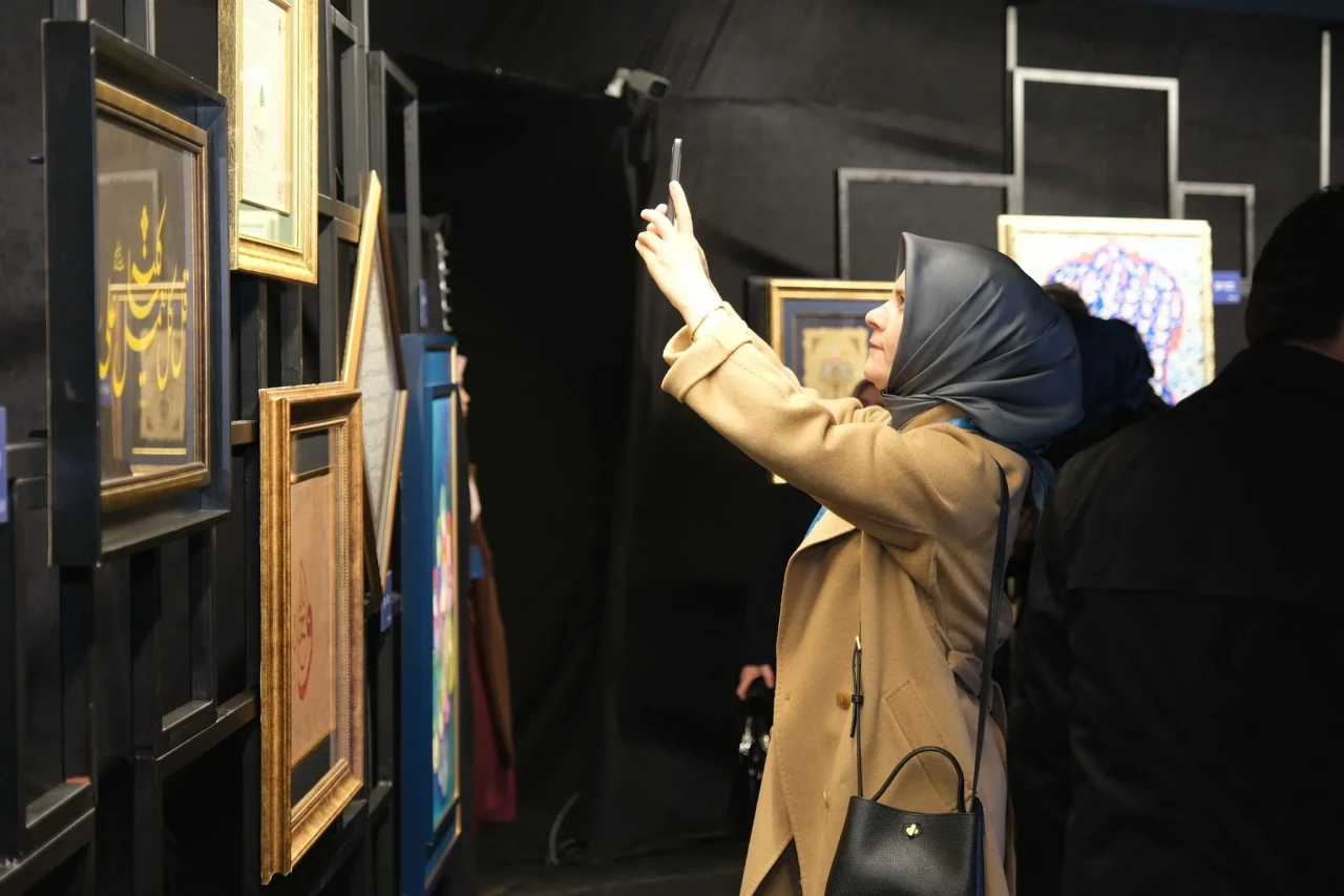 Yeditepe Bienali’nde Gölgeden Işığa Sanat Yolculuğu