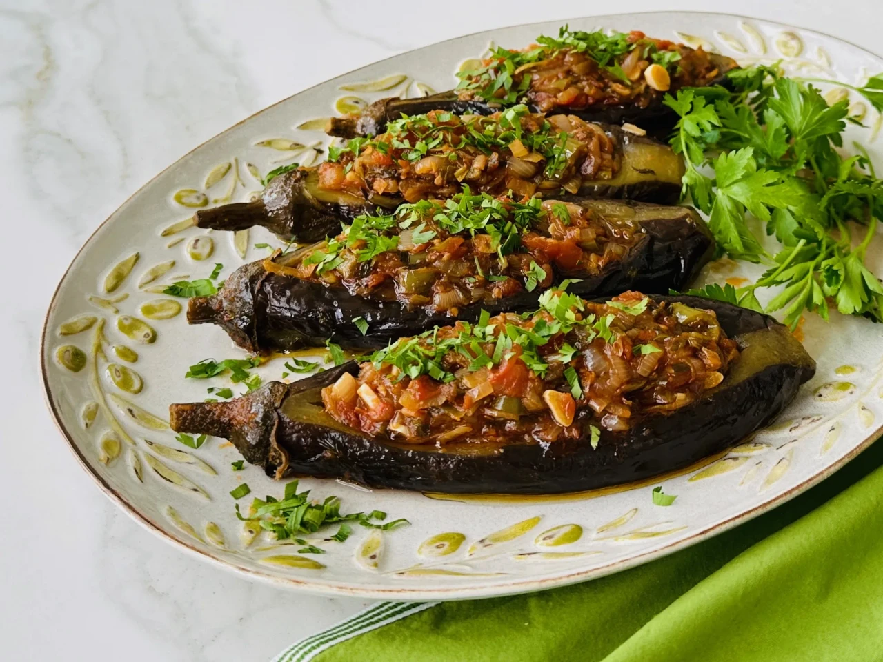 Damakları Şenlendiren Zeytinyağlı İmam Bayıldı Nasıl Hazırlanır?