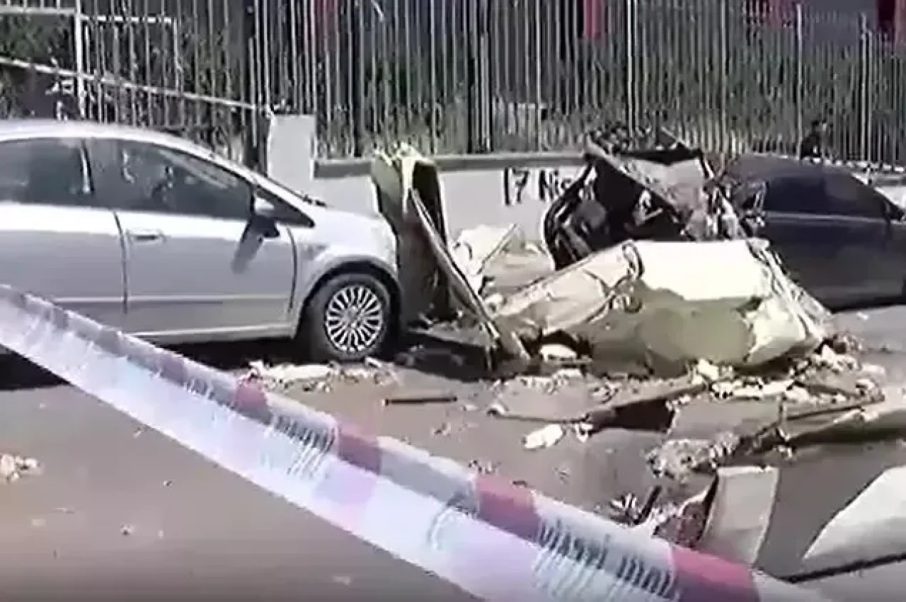 İstanbul’da Fabrika Patladı! Ortalık Savaş Alanına Döndü