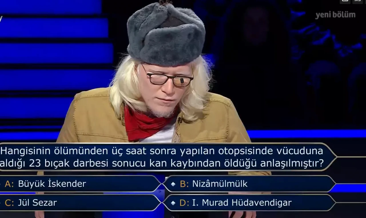 Hangisinin ölümünden üç saat sonra yapılan otopsisinde vücuduna aldığı 23 bıçak darbesi sonucu kan kaybından öldüğü anlaşılmıştır?