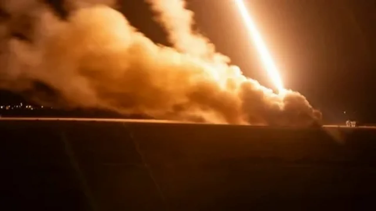 İsrail'den Sana Havalimanı’na şok saldırı: Yemen’in son yolcu uçağı da vuruldu!