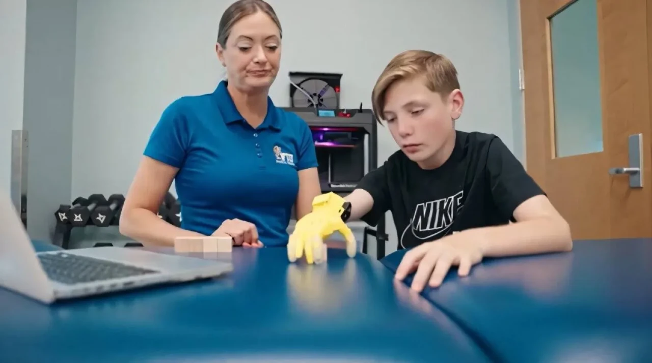 Bir Annenin Mucizesi: Oğluna 3D Yapay El Yaptı