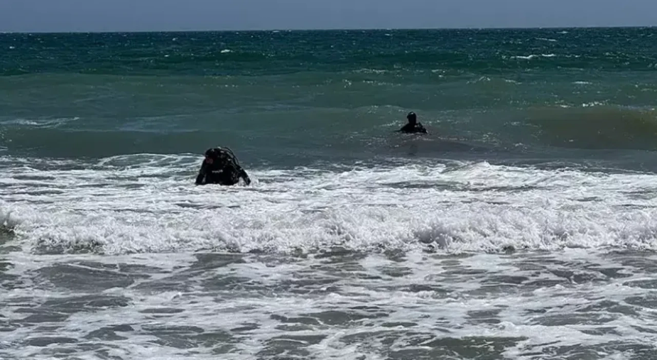 Mersin’de Denize Giren Genç Hayatını Kaybetti