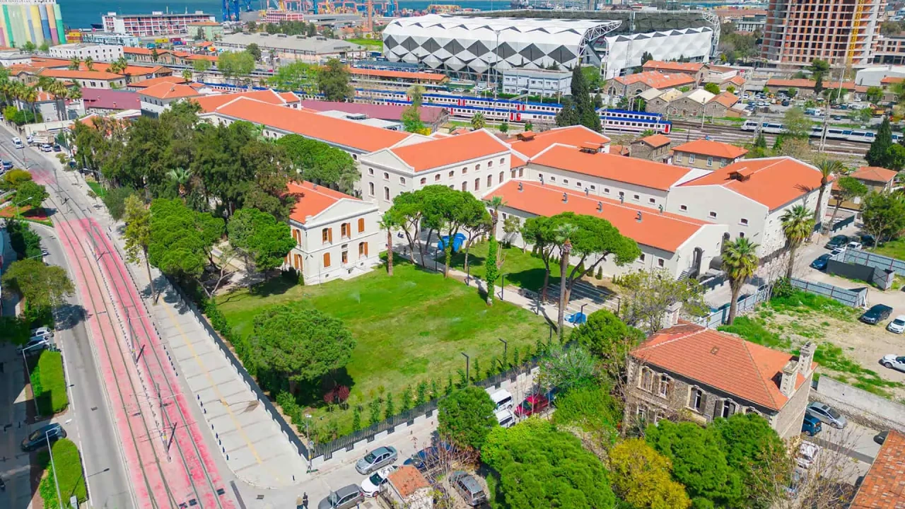 İzmir Kültür Sanat Fabrikası 2 Yaşında: Bir Sanayi Yapısından Kültür Abidesine!