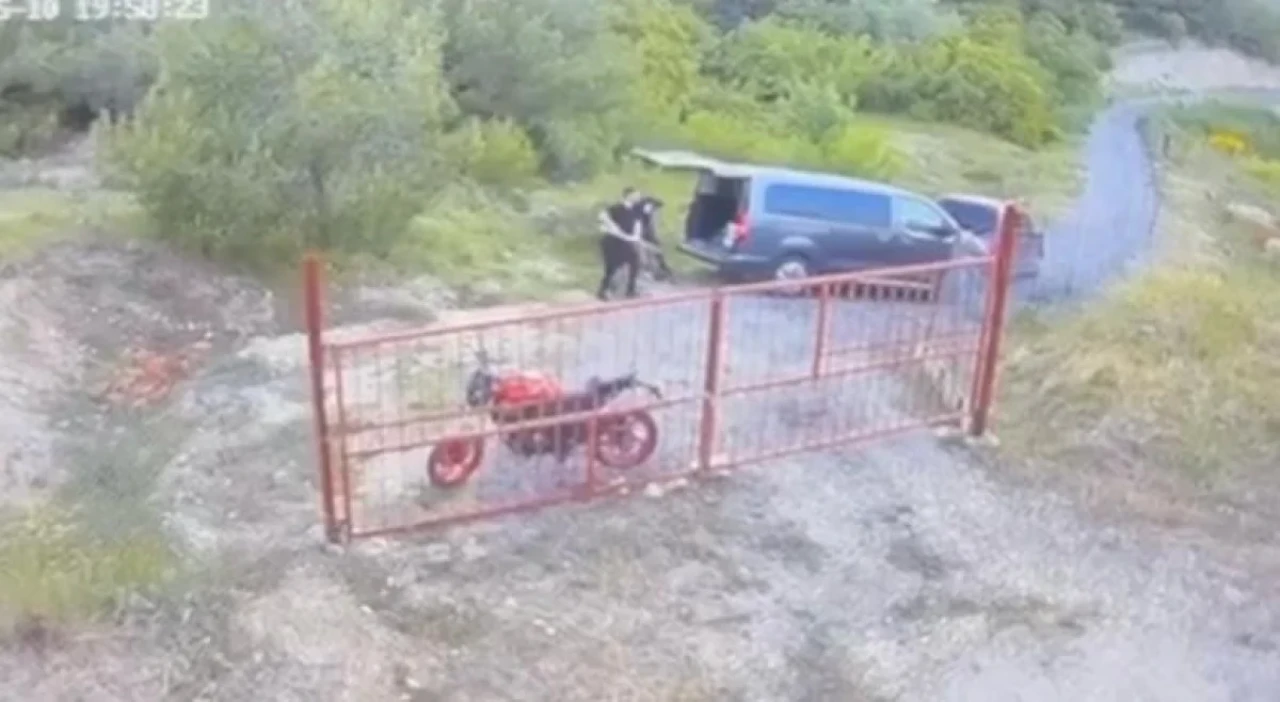 İzmir Bornova’daki Orman Yangını Definecilerin İzinsiz Kazısında Çıktı: 5 Kişi Tutuklandı