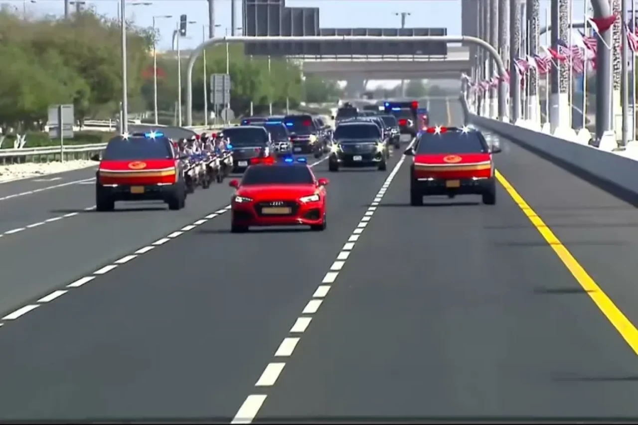 Tesla Cybertruck, Trump'ın Doha Ziyaretinde Gözleri Üzerine Çekti