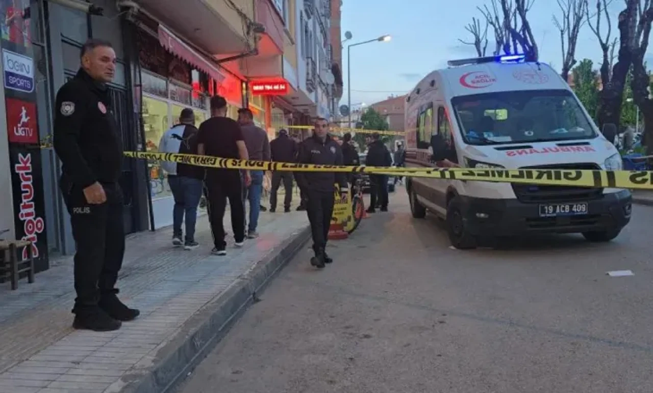 Kavga Çıktı, Silah Ateş Aldı: Kendini Vuran Adam Hastaneye Kaldırıldı