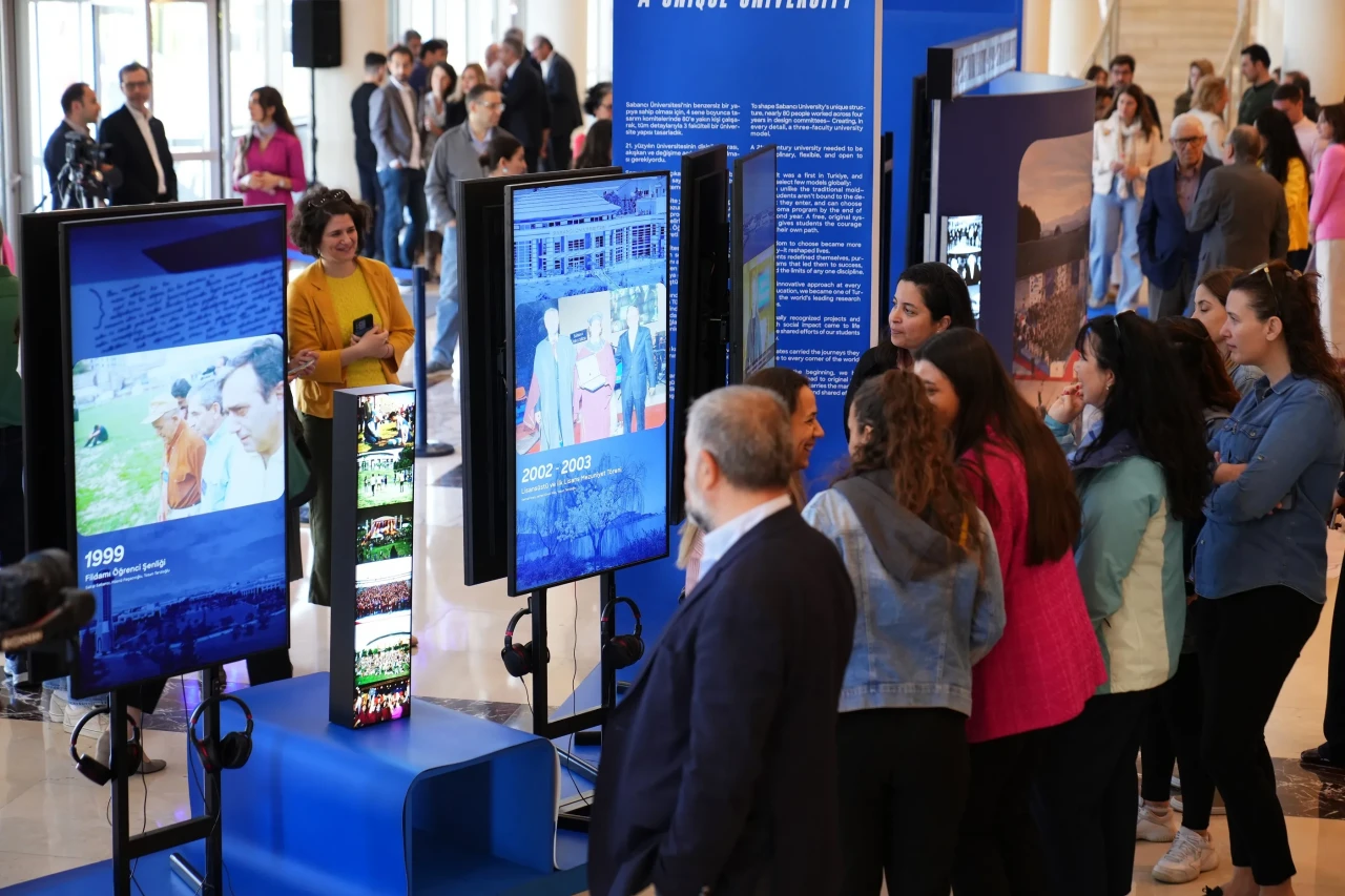 Sabancı Üniversitesi’nden 25. Yıla Damga Vuran Yapay Zeka Sergisi!