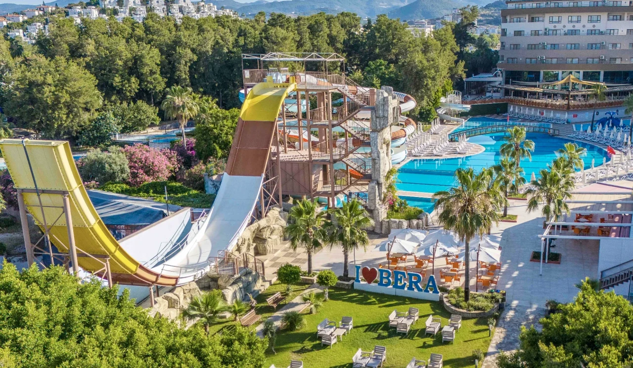 Bera Alanya Otel 2025 Sezonunu Açtı: Tatilin En Helal ve En Konforlu Hali!