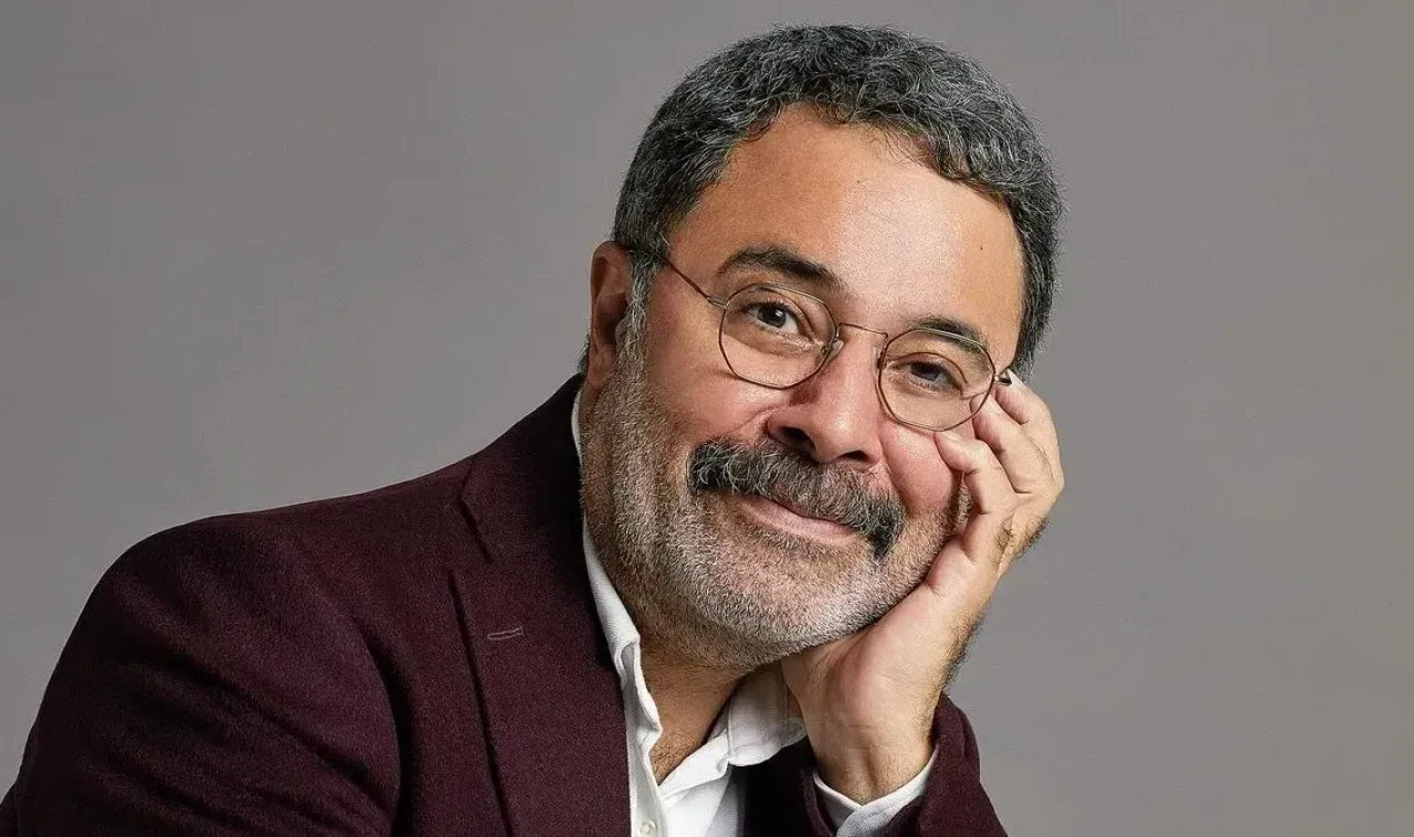 Ahmet Ümit, Kiminle Evli, Eşi Kim, Aslen Nereli, Kimdir, Kaç Yaşında, Ateist mi? Hayatı ve Tüm Kariyeri