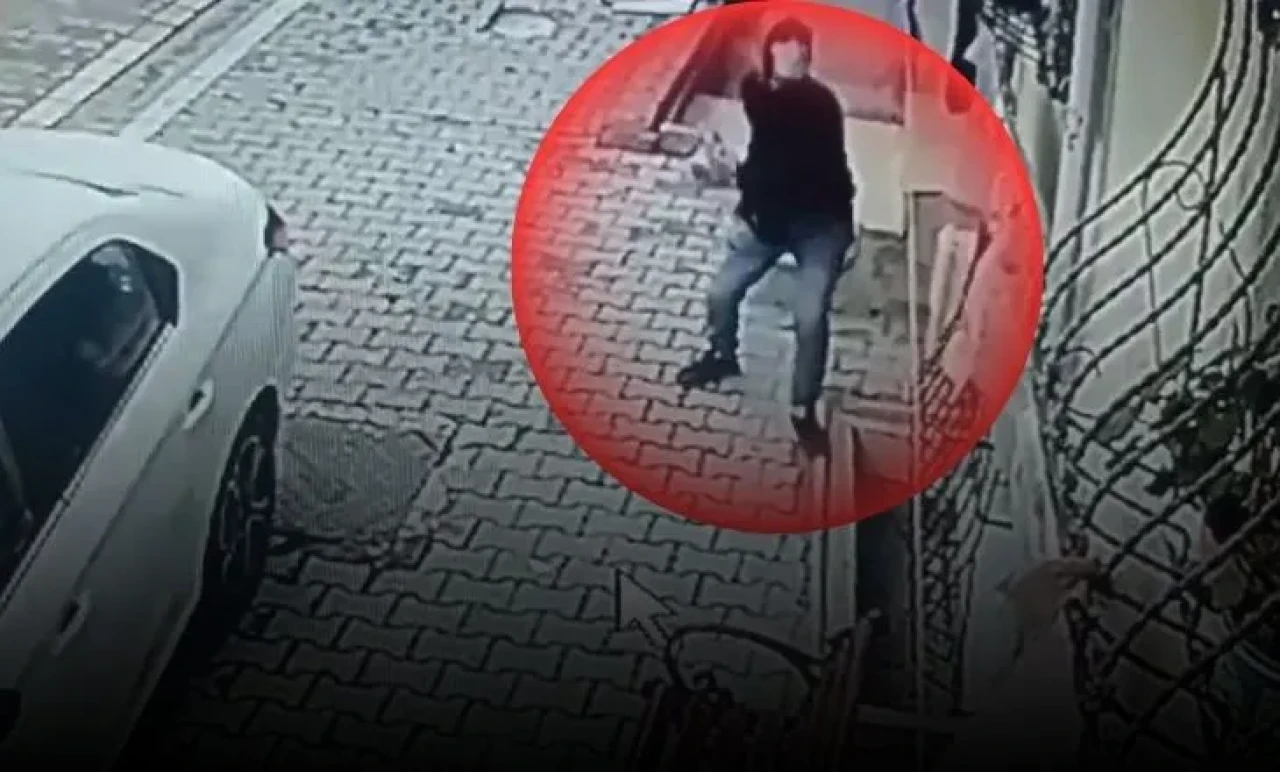 Evin Önünde Tuzak Kurdu, Kezzapla Saldırdı! Baba ve Kız Yaralı