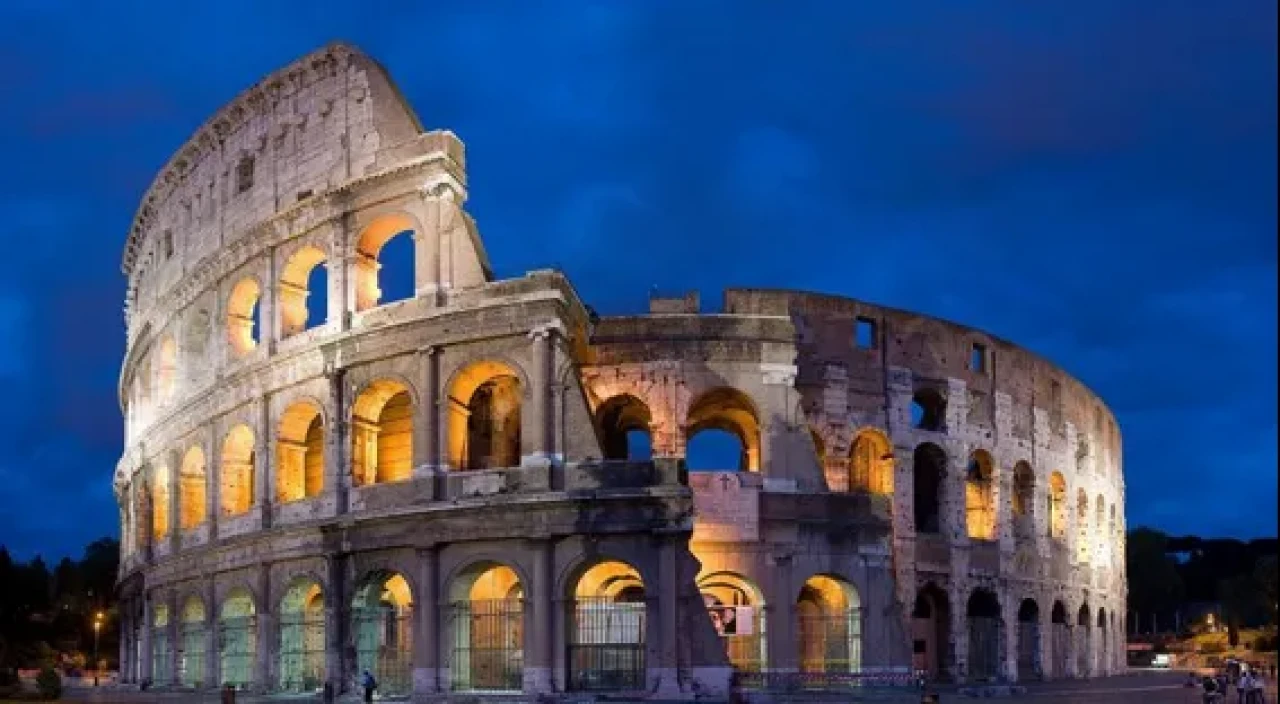 Roma’da Tarihi Eser Skuterle Taşındı: Turiste Soruşturma