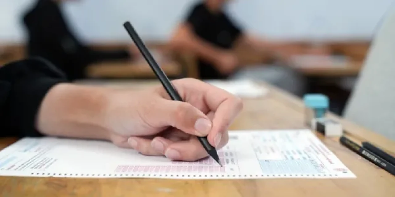 YKS'de hayalet okul etkisi: 150 bin kişi geriye atıyor