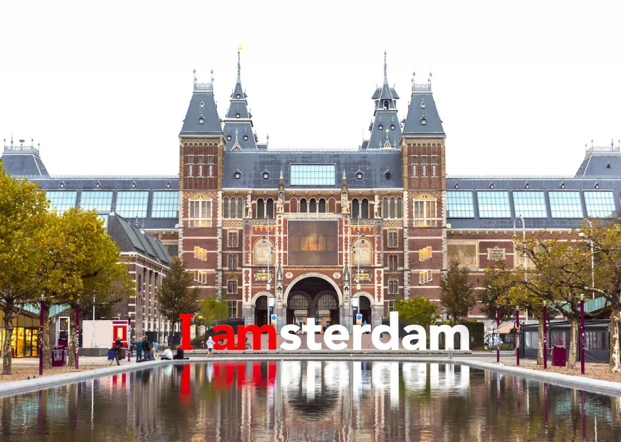 Amsterdam’da Nereler Gezilir, Hangi Ayda Gidilmeli? Tarihi ve Turistik Yerler Rehberi