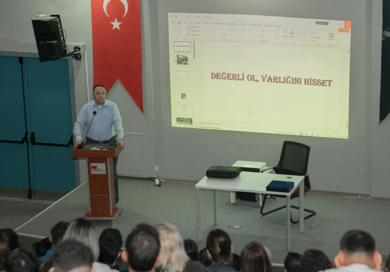 “Kendini Keşfet, Değerini Bil!” – Emekli Tuğgeneral Acar’dan Gençliğe Yön Veren Konferans