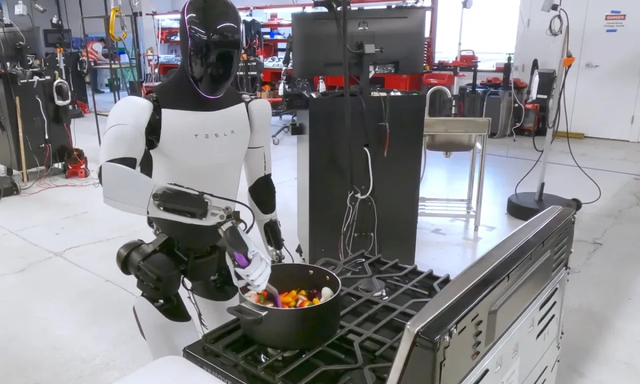 Henüz Süper-İnsan Değil Ancak Yemeğinizi Yapabilir: Tesla Optimus'tan Yeni Görüntüler!