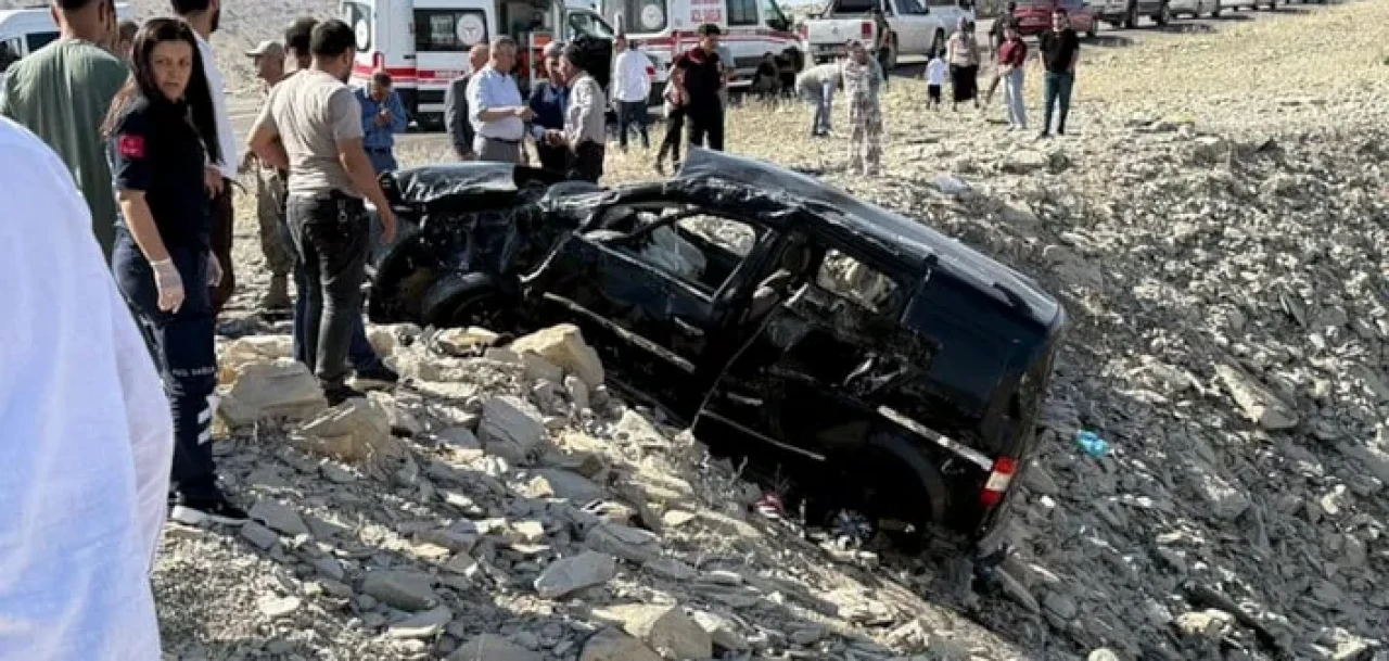 Şırnak Yolunda Aile Faciası! Araç Devrildi, Üç Kişi Hayatını Kaybetti