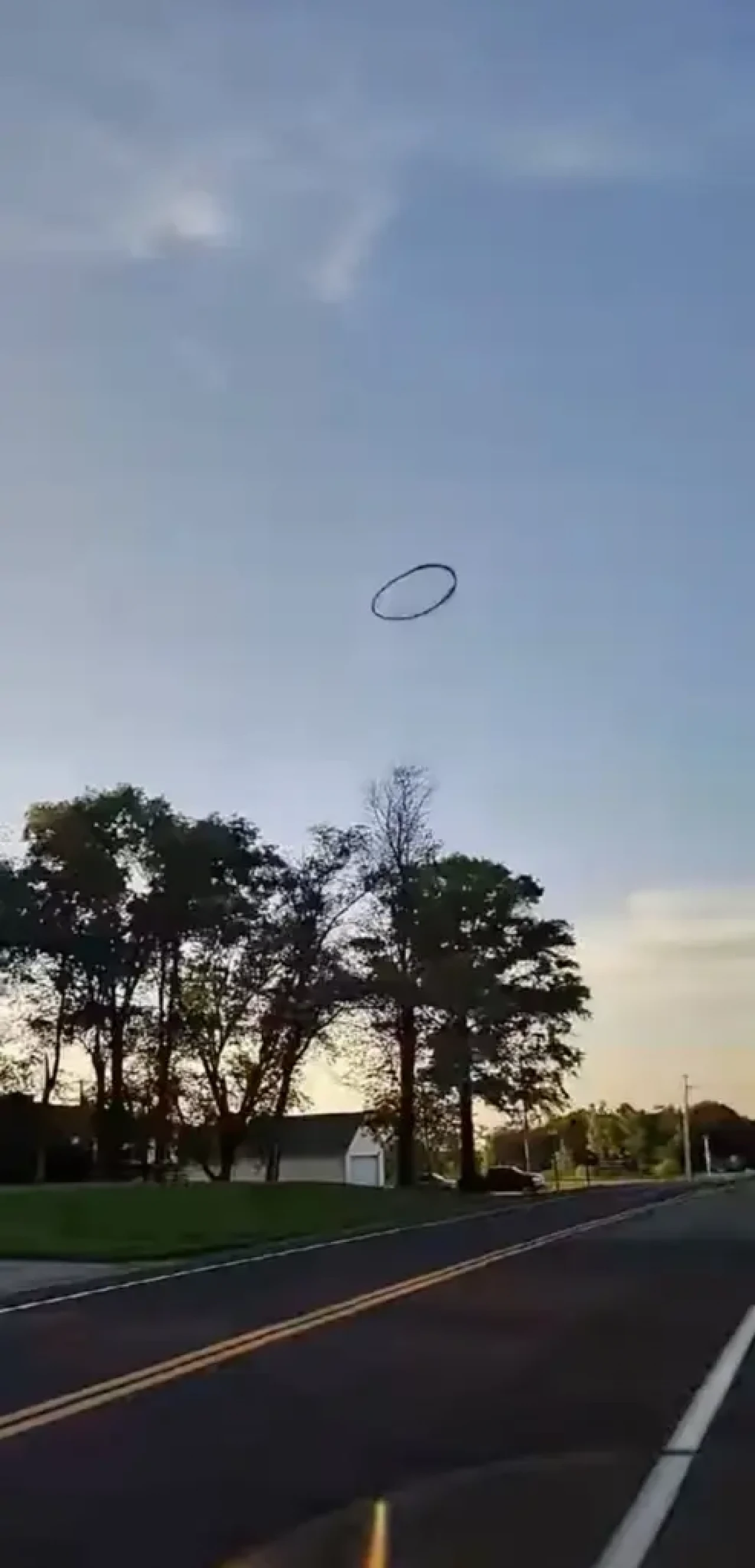 Gökyüzündeki Kara Gölge Panik Yarattı