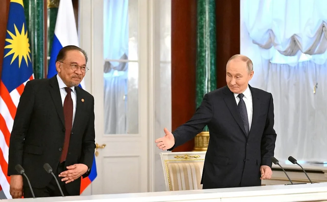 Putin: Burada 3 taht var, biri çar biri çariçe için peki 3. taht kimin için?