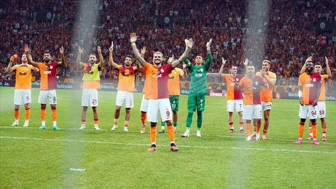 "Galatasaray'lı futbolcunun müthiş golü UEFA Avrupa Ligi'nde sezonun en iyisi seçildi!"