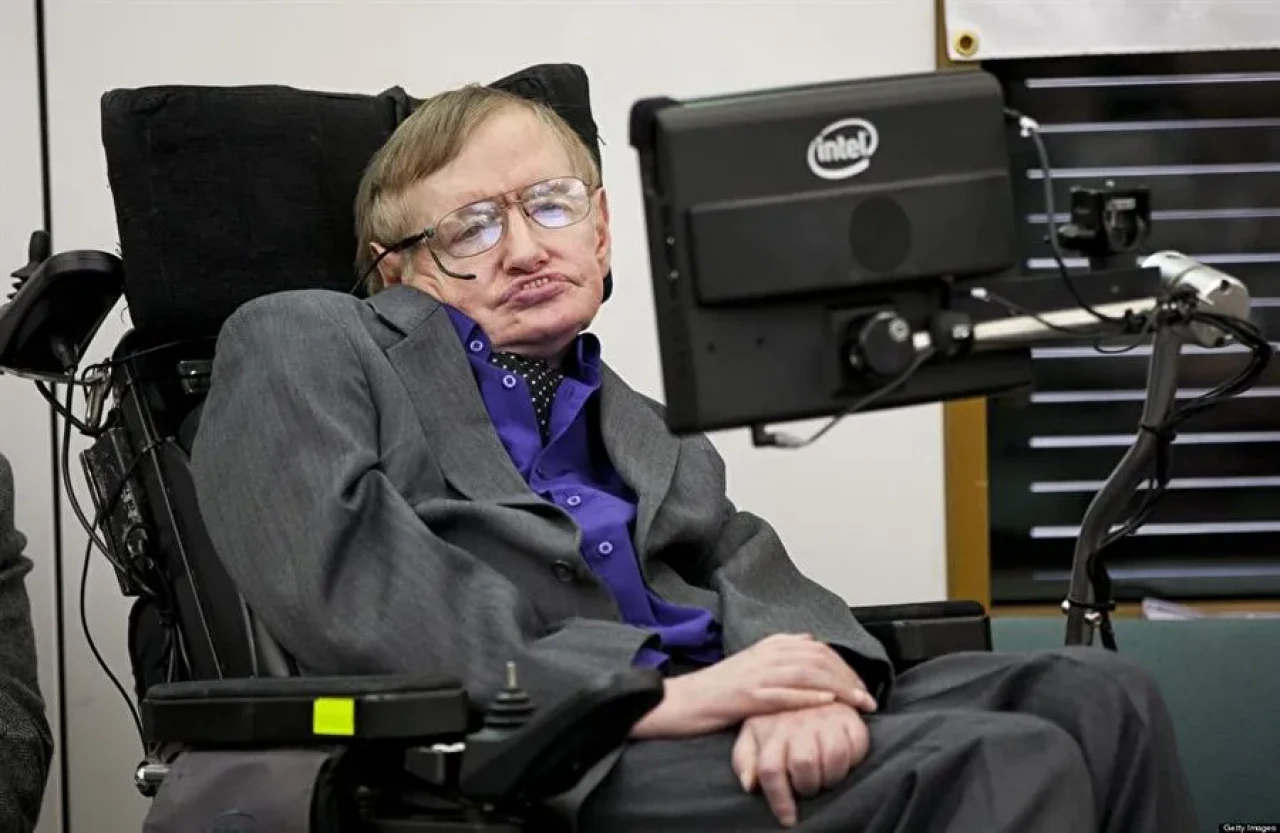 Stephen Hawking'in Yanağındaki Cihaz: Sessizdi, Ama Her Şeyi Söyledi