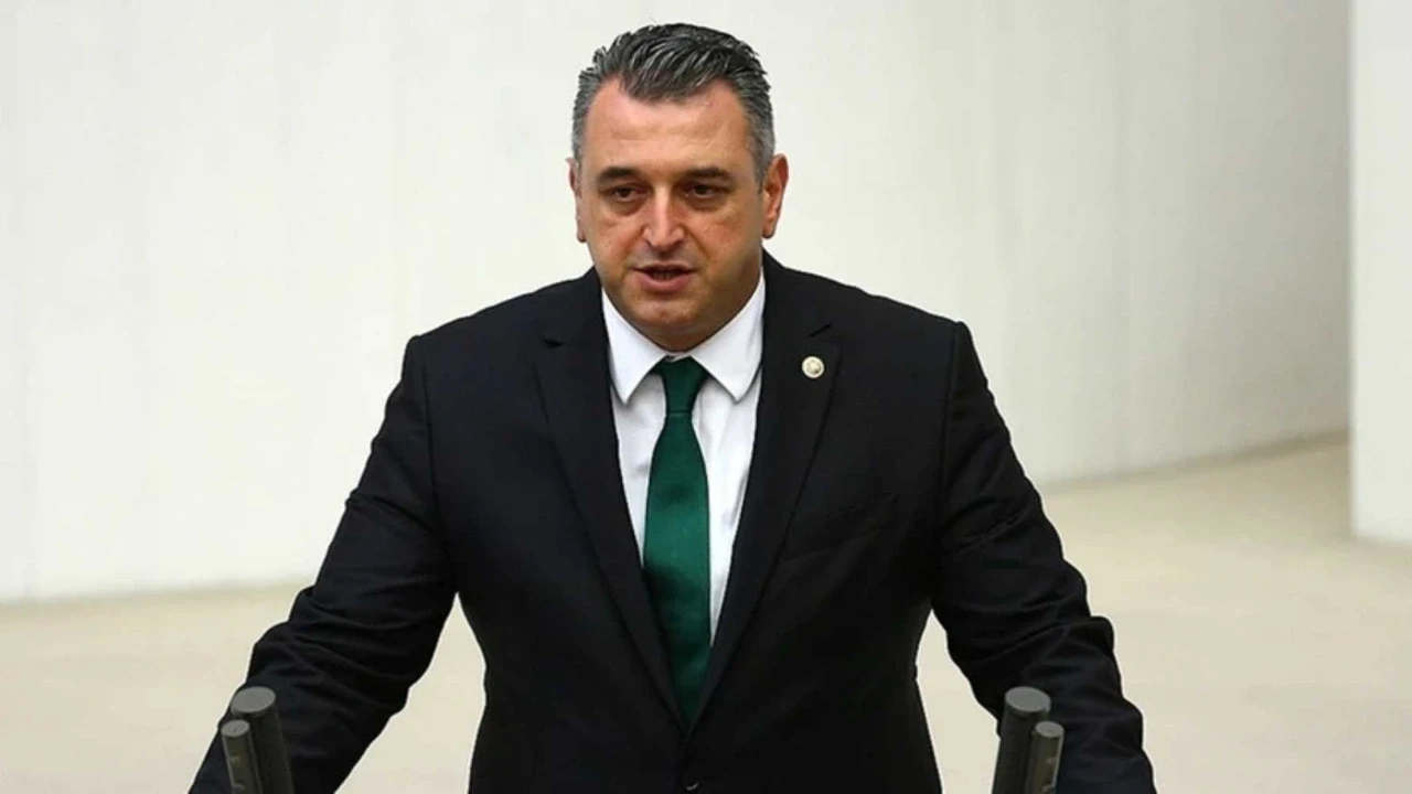 AK Partili vekilden tarihi çıkış: ''Yeni anayasa için harekete geçme zamanı''