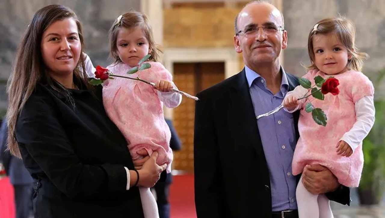 Mehmet Şimşek Kiminle Evli? Maliye Bakanının Eşi Kim, Kaç Evlilik Yaptı, Çocukları Kimler?
