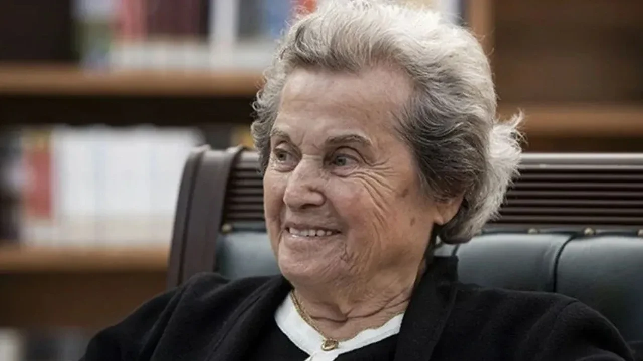 Muazzez Akkaya kimdir, kaç yaşında vefat etti? “Mona Roza” Şiirine ilham veren isim hayatını kaybetti