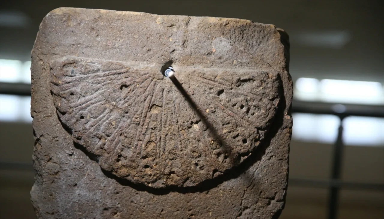 Ani’de 1000 yıllık Güneş Saati ziyarete açıldı