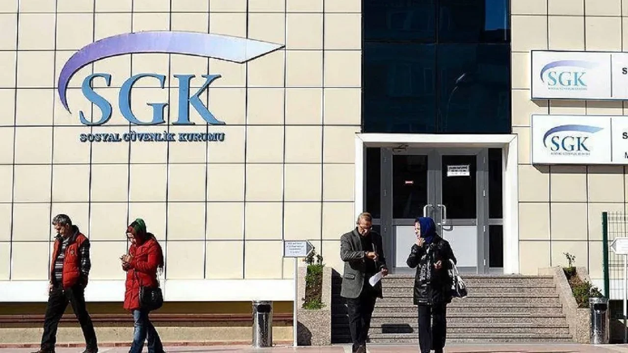 SGK o kişileri radarına aldı: Hem emekli maaşı kesilecek hem ceza gelecek
