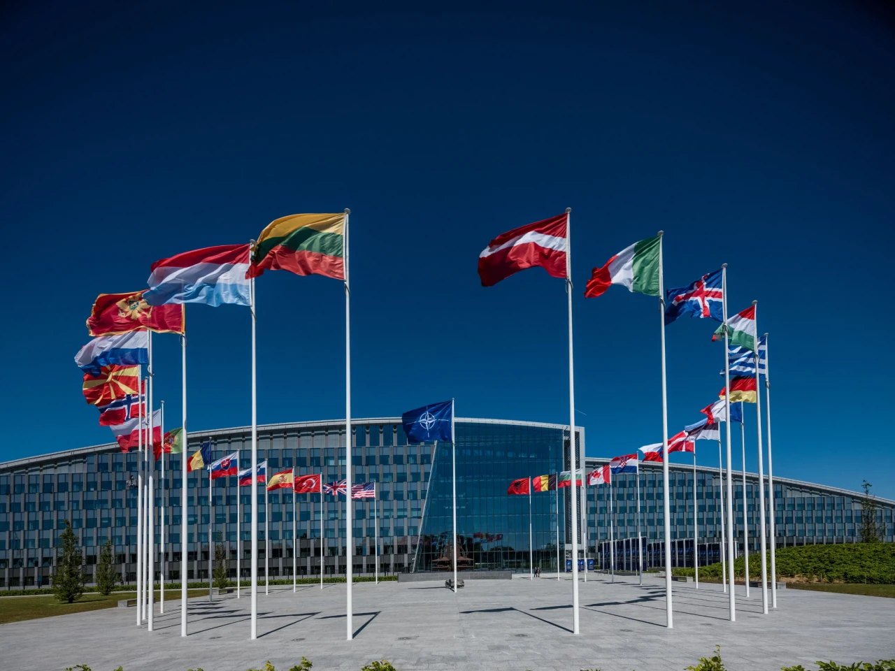 NATO Zirvesi Gergin Başlıyor: Hedef Yüzde 5, İtiraz İspanya’dan