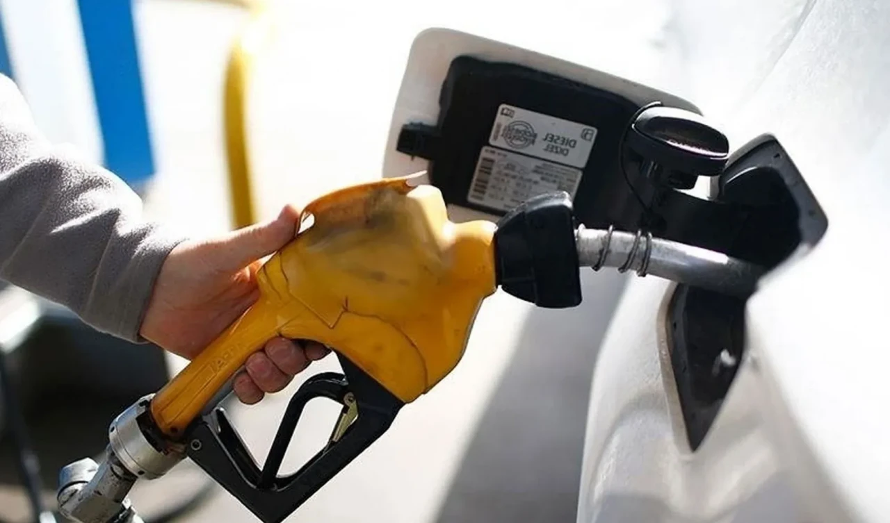 Araç sahiplerine müjde: Motorin ve LPG’de 1 TL'yi aşan indirim geliyor!