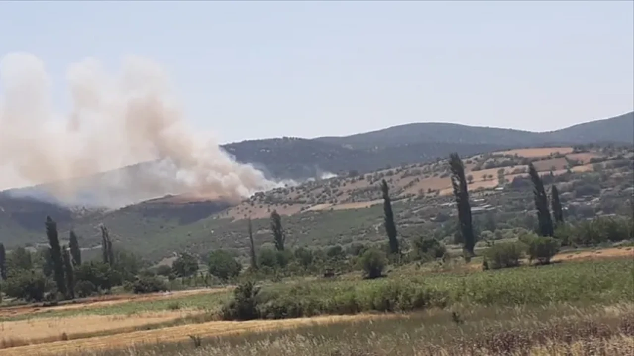 Şeremetler Kırsalında Yangın Çıktı: 3 Helikopter ve 2 Uçak Devrede