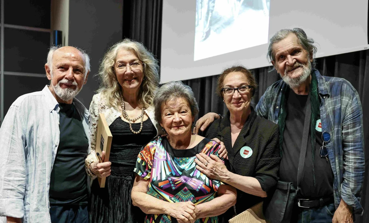 Sanat ve Emek Aynı Karede: Gülnur Sözmen’in 40 Yıllık Arşivi Yayınlandı