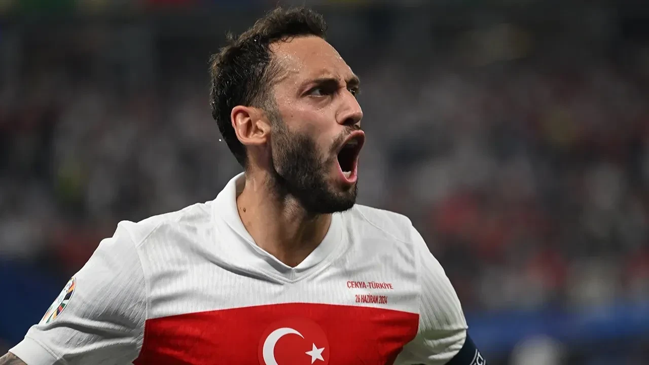 Hakan Çalhanoğlu, Türkiye'ye dönmek üzere! Gelecek sezon Süper Lig'de işler değişecek