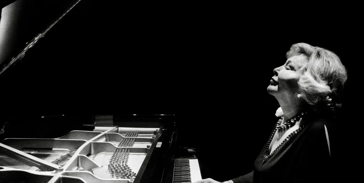 Kadıköy’de Kültür Rüzgârı: Gülsin Onay Terminal Sahnesinde!