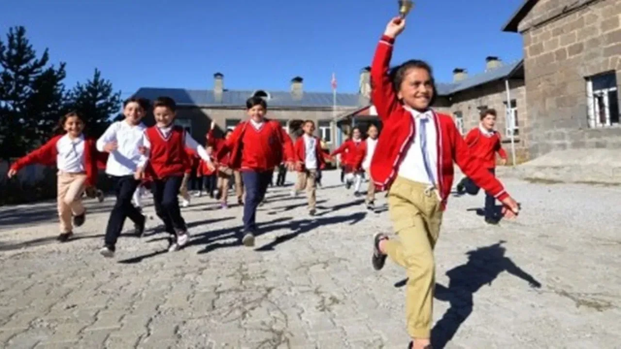 Muğla’da okullar tatil mi? Marmaris depremi sonrası öğrenciler tedirgin