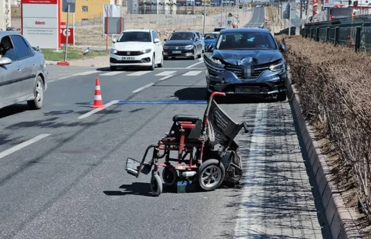 Kayseri Felahiye’de Feci Kaza: Otomobil Yayalara Çarptı, 2 Ölü