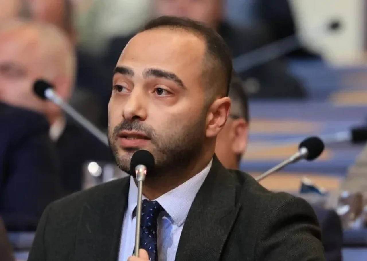 Eray Karadeniz kaç yaşında, aslen nereli, kimdir, mesleği ne? Eşi kim, evli mi? Gaziosmanpaşa’nın yeni başkanvekili hakkında ne biliniyor?