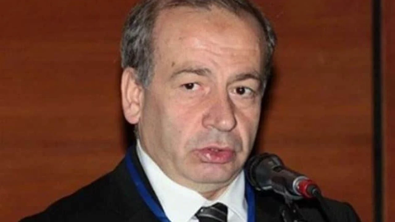 Profesör İzzet Özgenç kimdir, aslen nereli, kaç yaşında, kitapları? Ceza hukukçusunun hakkında bilinmeyenler